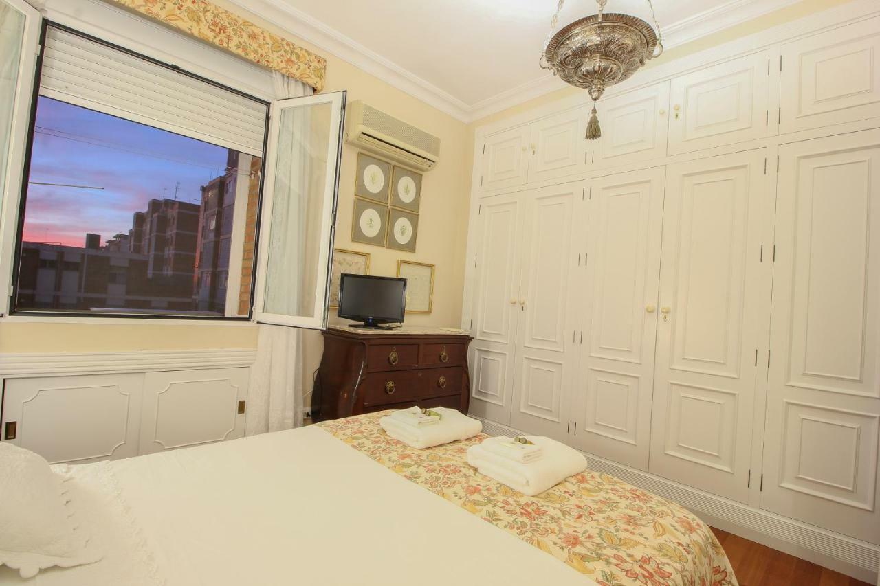 Apartamento La Feria Apartment Seville Luaran gambar