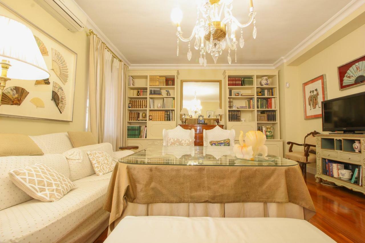 Apartamento La Feria Apartment Seville Luaran gambar