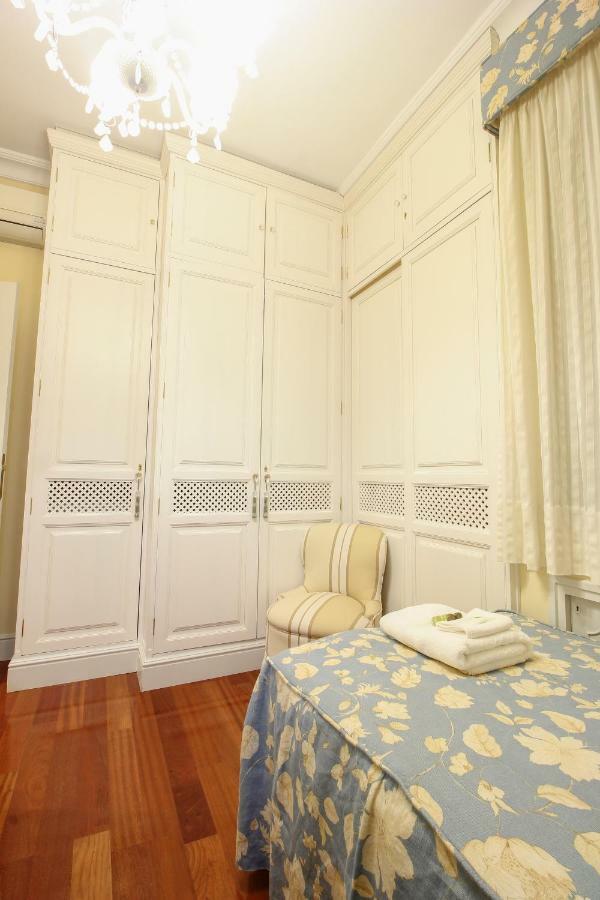 Apartamento La Feria Apartment Seville Luaran gambar