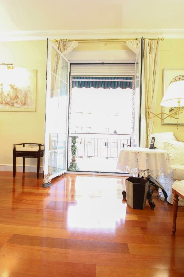 Apartamento La Feria Apartment Seville Luaran gambar