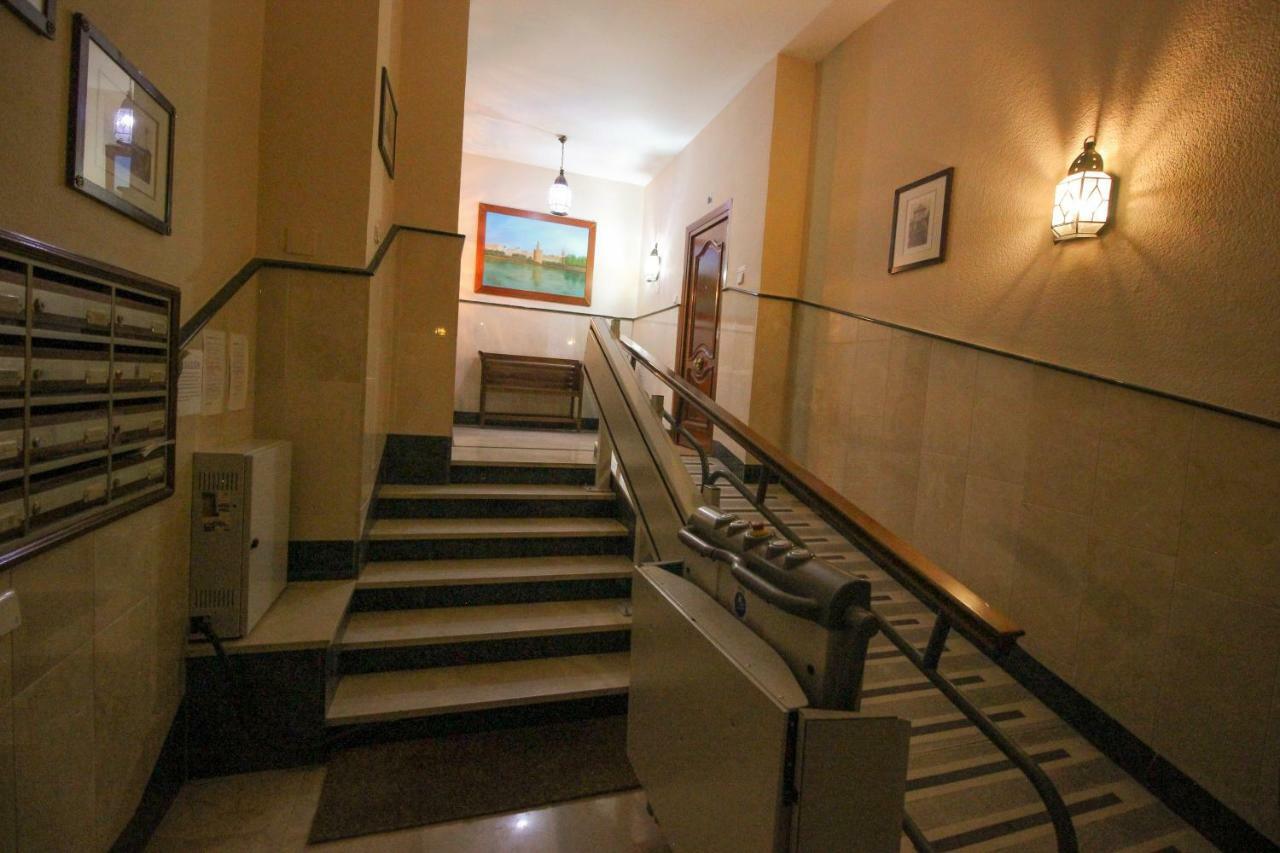 Apartamento La Feria Apartment Seville Luaran gambar