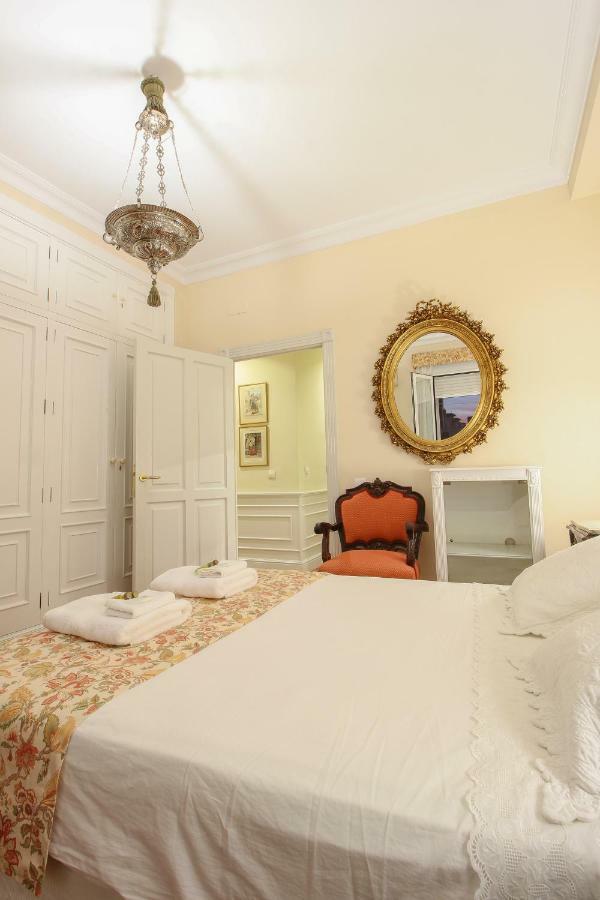 Apartamento La Feria Apartment Seville Luaran gambar