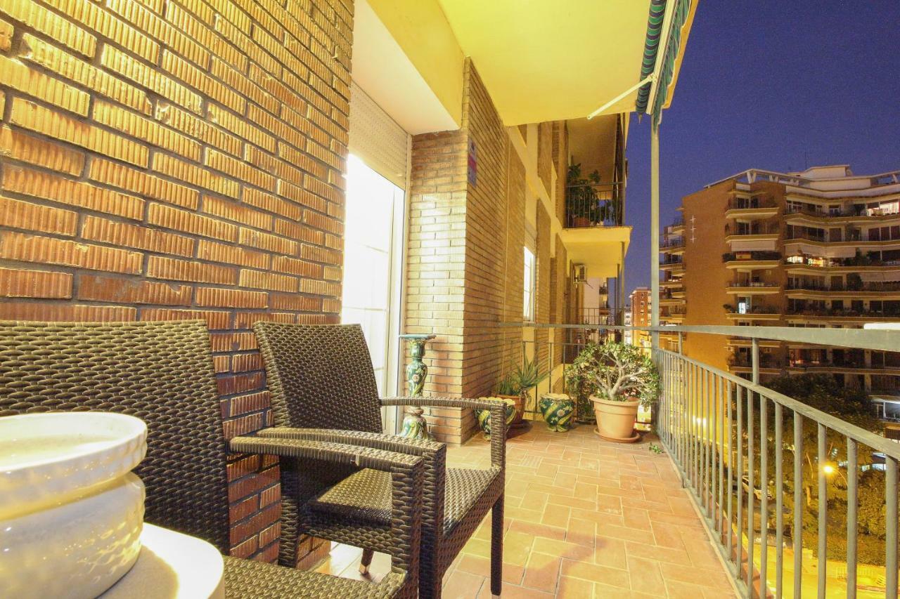 Apartamento La Feria Apartment Seville Luaran gambar