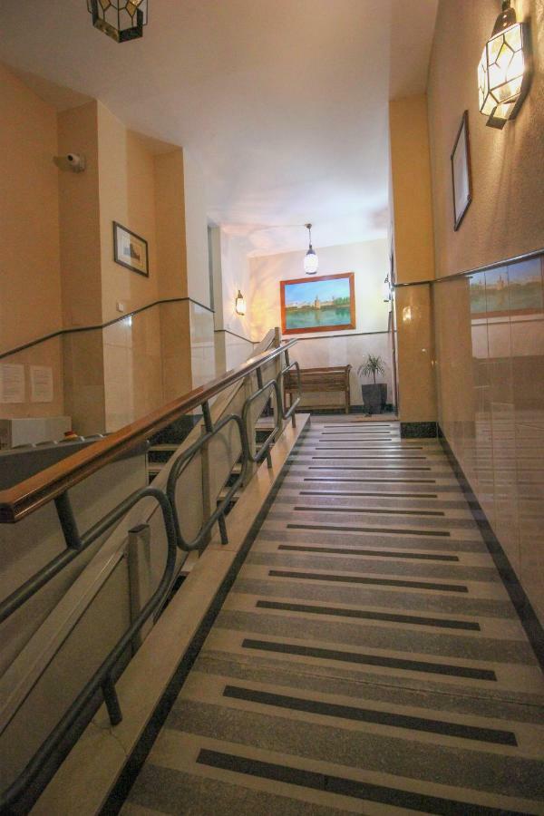 Apartamento La Feria Apartment Seville Luaran gambar
