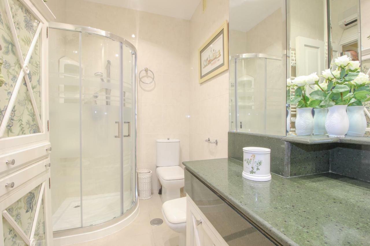 Apartamento La Feria Apartment Seville Luaran gambar