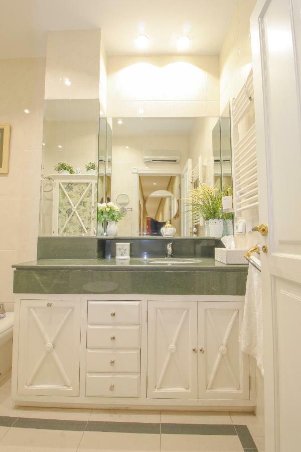 Apartamento La Feria Apartment Seville Luaran gambar